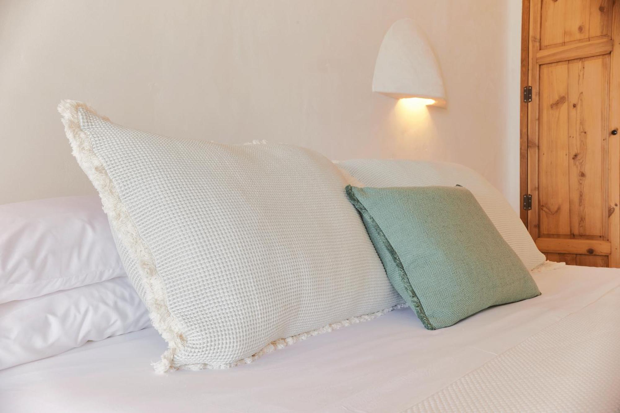 Equilicua Hotell Agua Amarga  Exteriör bild